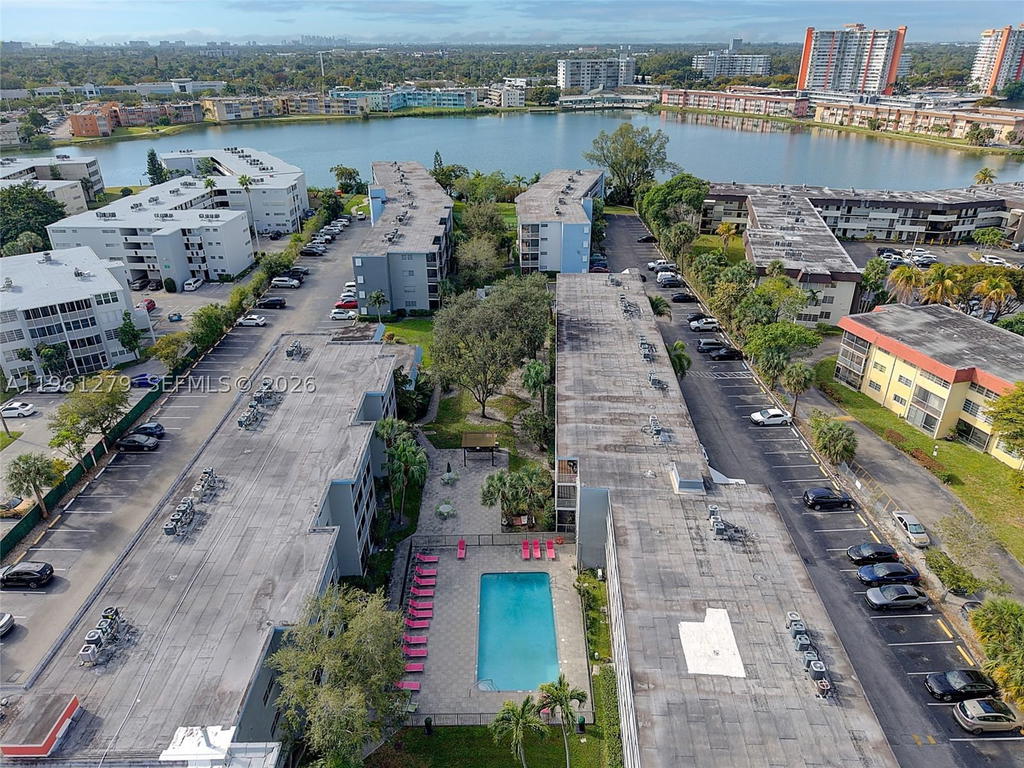 Real estate property located at 1690 191st St #314-1, Miami-dade, Jade Winds Group Bamboo G, Miami, FL