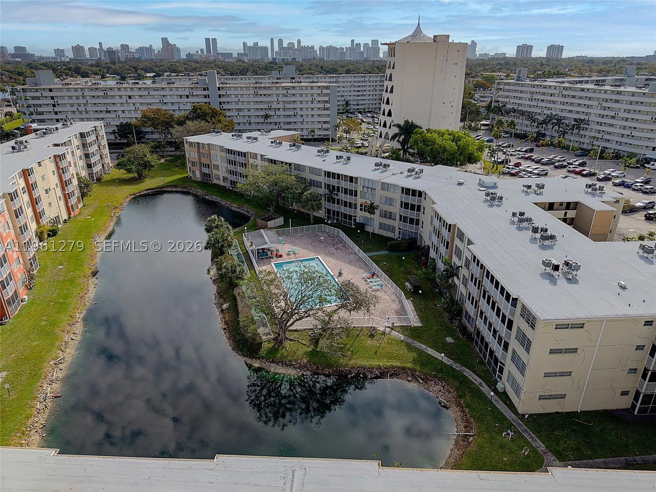 Real estate property located at 1690 191st St #314-1, Miami-dade, Jade Winds Group Bamboo G, Miami, FL