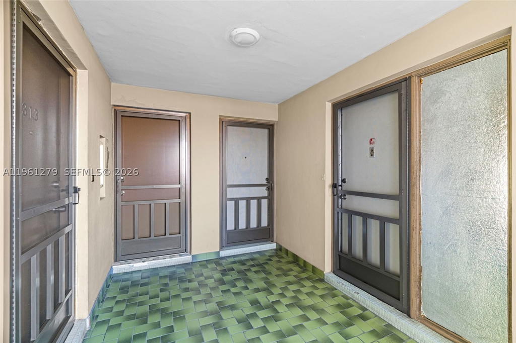 Real estate property located at 1690 191st St #314-1, Miami-dade, Jade Winds Group Bamboo G, Miami, FL