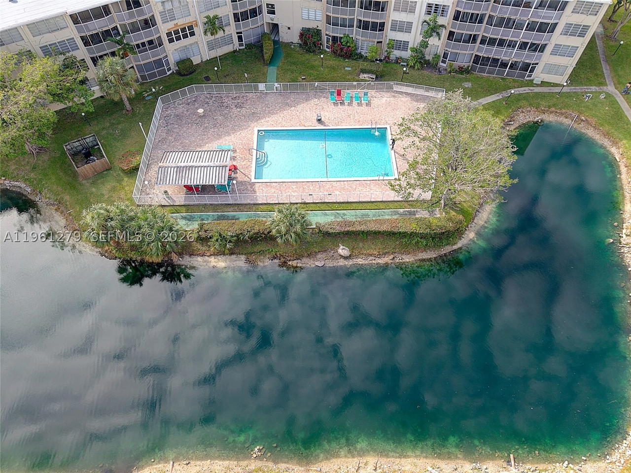 Real estate property located at 1690 191st St #314-1, Miami-dade, Jade Winds Group Bamboo G, Miami, FL