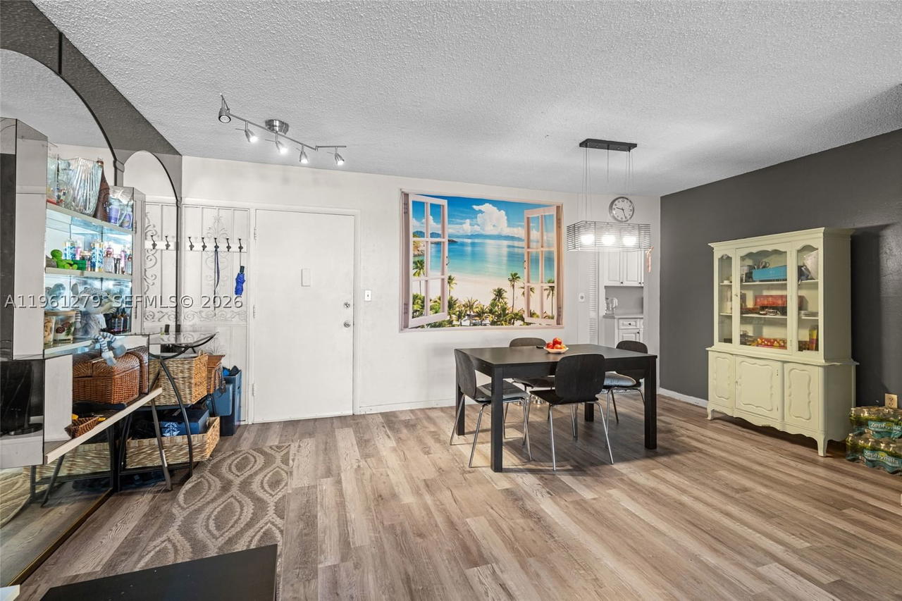 Real estate property located at 1690 191st St #314-1, Miami-dade, Jade Winds Group Bamboo G, Miami, FL