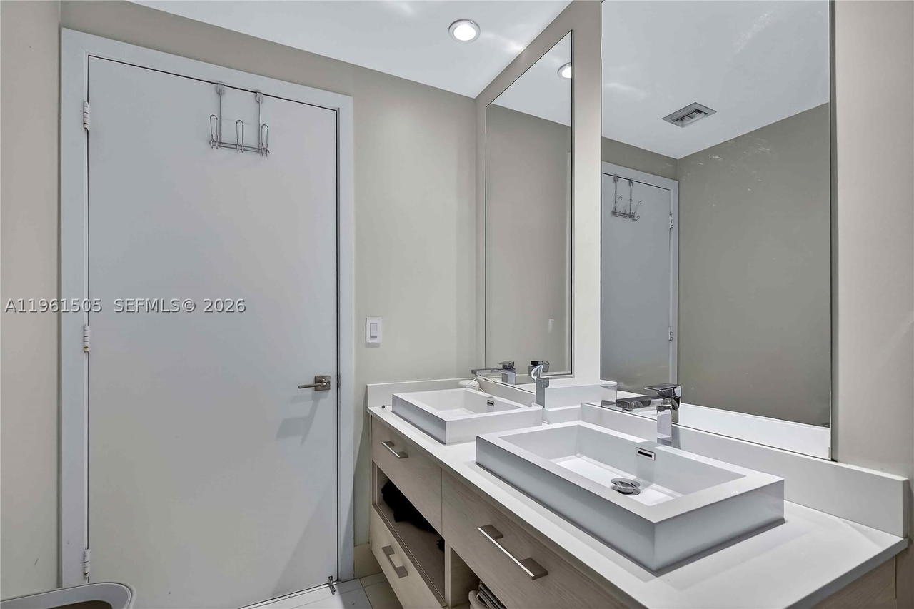 Real estate property located at 45 9th St #3807, Miami-dade, Brickell Heights East Con, Miami, FL