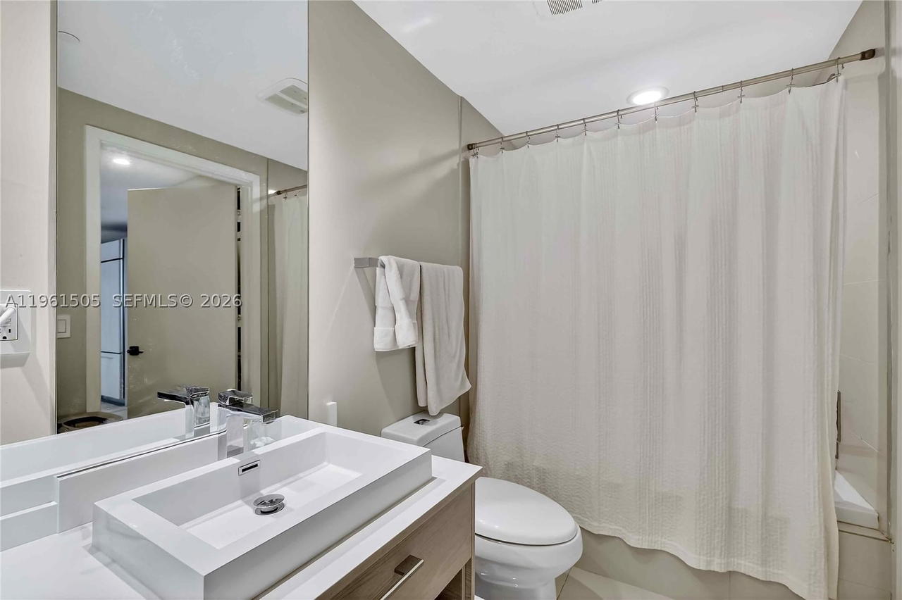 Real estate property located at 45 9th St #3807, Miami-dade, Brickell Heights East Con, Miami, FL