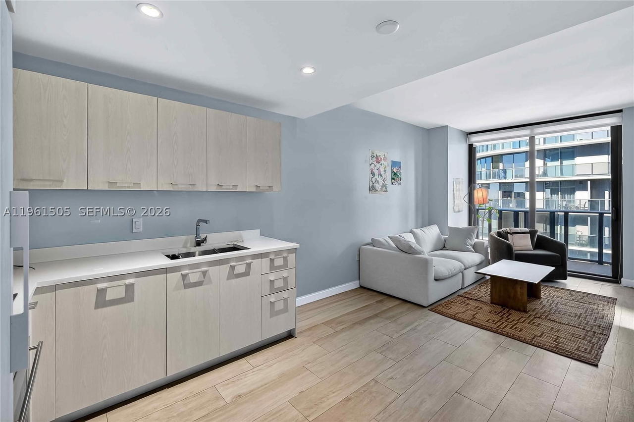 Real estate property located at 45 9th St #3807, Miami-dade, Brickell Heights East Con, Miami, FL
