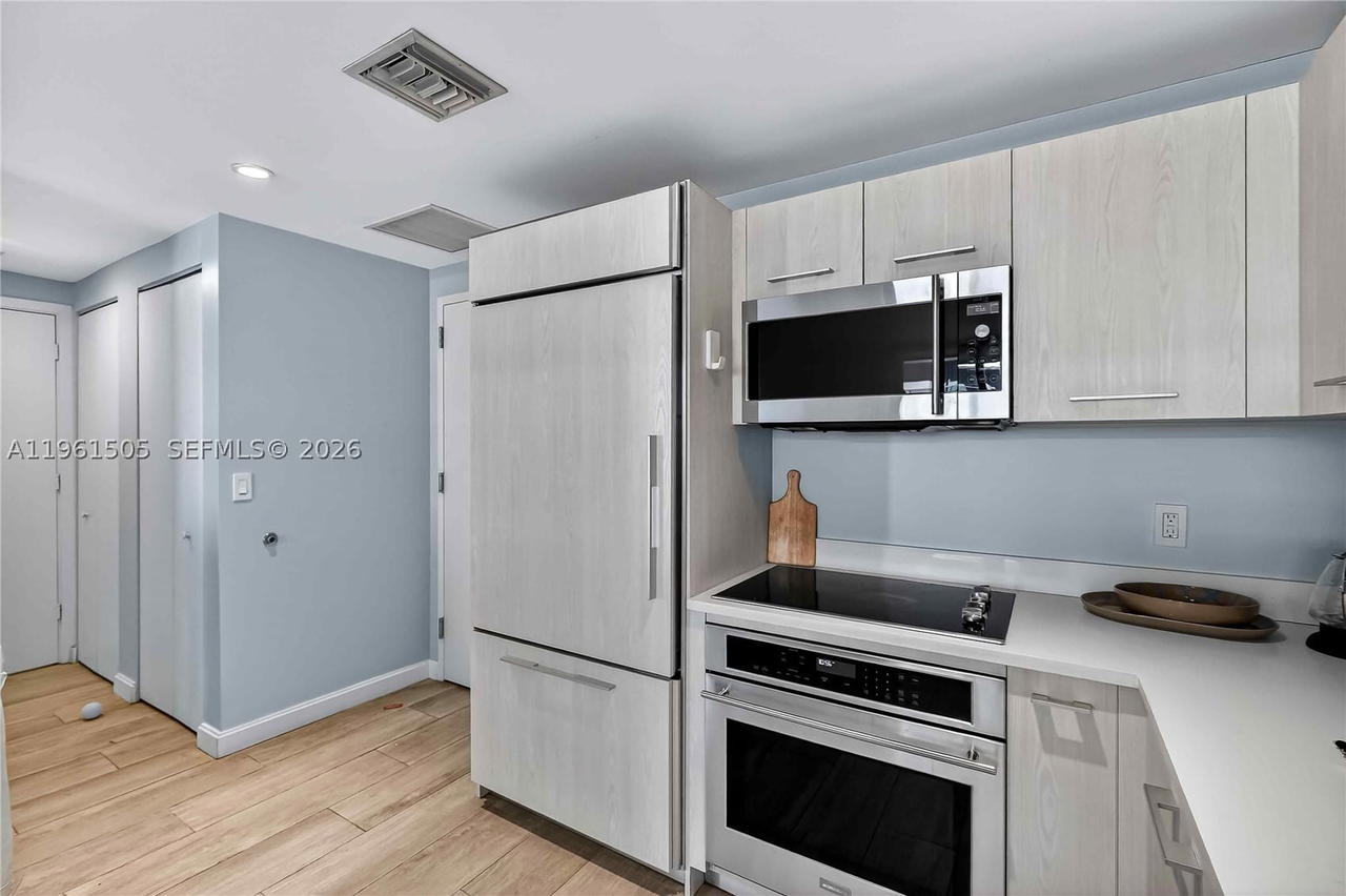 Real estate property located at 45 9th St #3807, Miami-dade, Brickell Heights East Con, Miami, FL