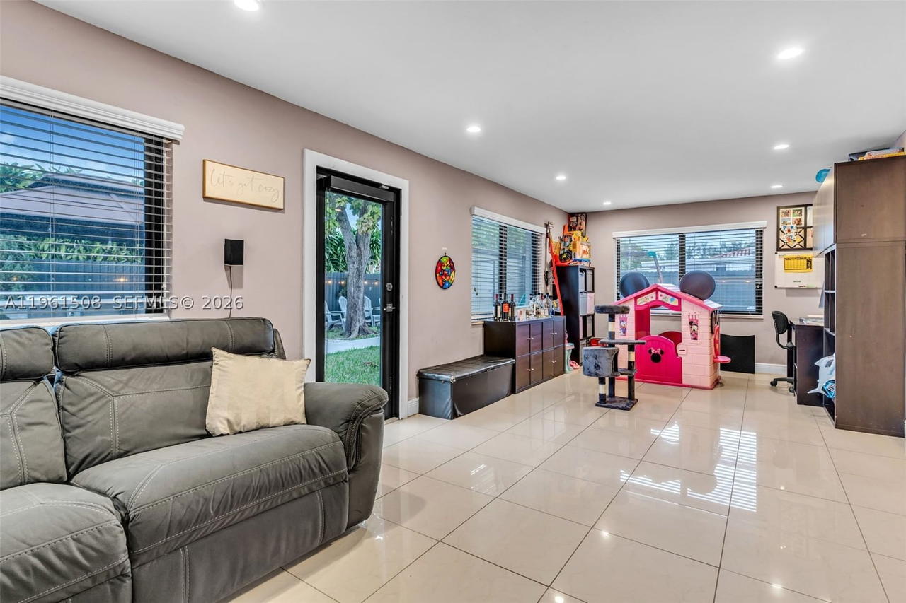 Real estate property located at 7585 28th St, Miami-dade, Central Miami Part 7, Miami, FL