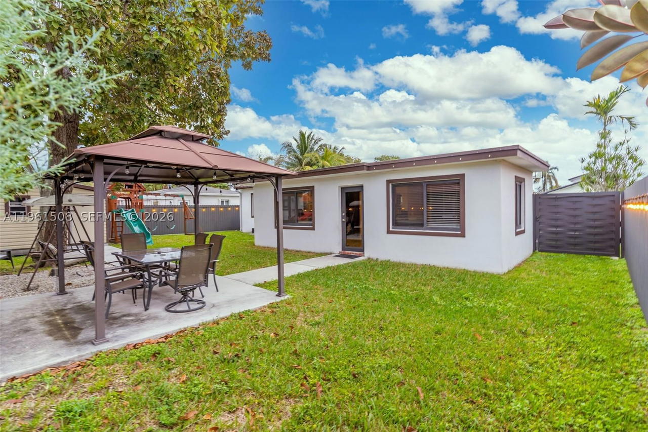 Real estate property located at 7585 28th St, Miami-dade, Central Miami Part 7, Miami, FL