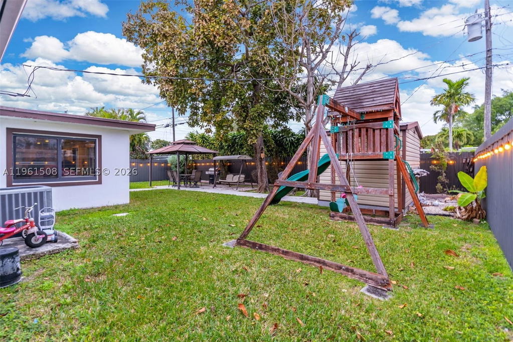 Real estate property located at 7585 28th St, Miami-dade, Central Miami Part 7, Miami, FL