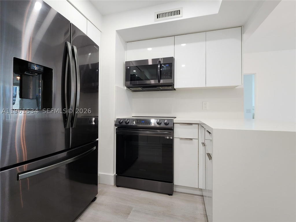 Real estate property located at 3505 Ocean Dr #218, Broward, Alexander Towers Condo, Hollywood, FL
