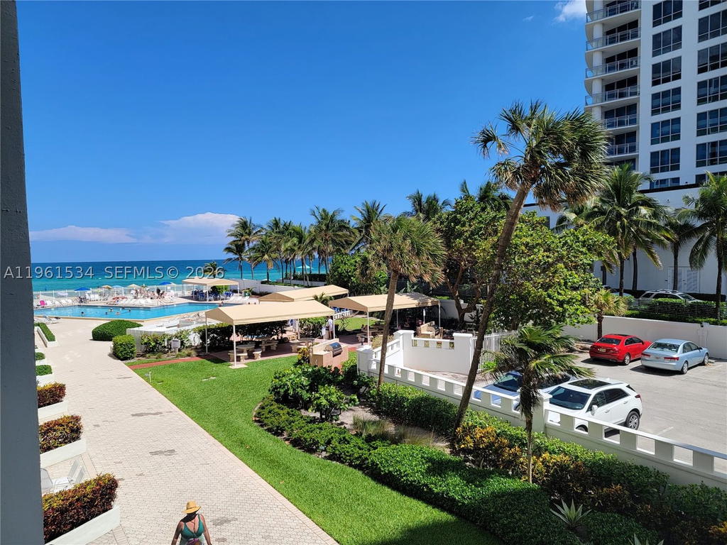 Real estate property located at 3505 Ocean Dr #218, Broward, Alexander Towers Condo, Hollywood, FL