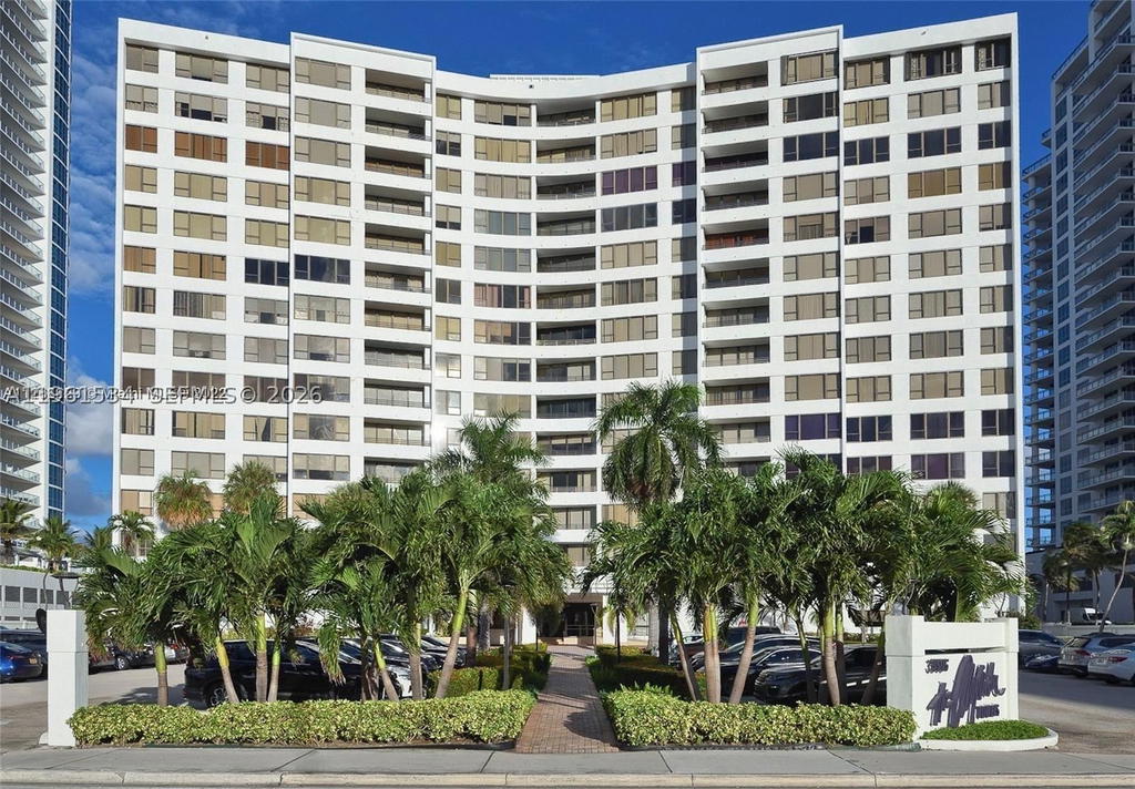 Real estate property located at 3505 Ocean Dr #218, Broward, Alexander Towers Condo, Hollywood, FL