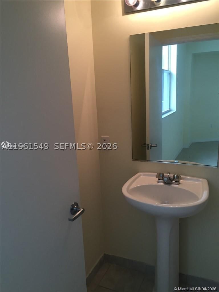 Real estate property located at 1 Glen Royal Pkwy #1404, Miami-dade, Altos De Miami Condo, Miami, FL