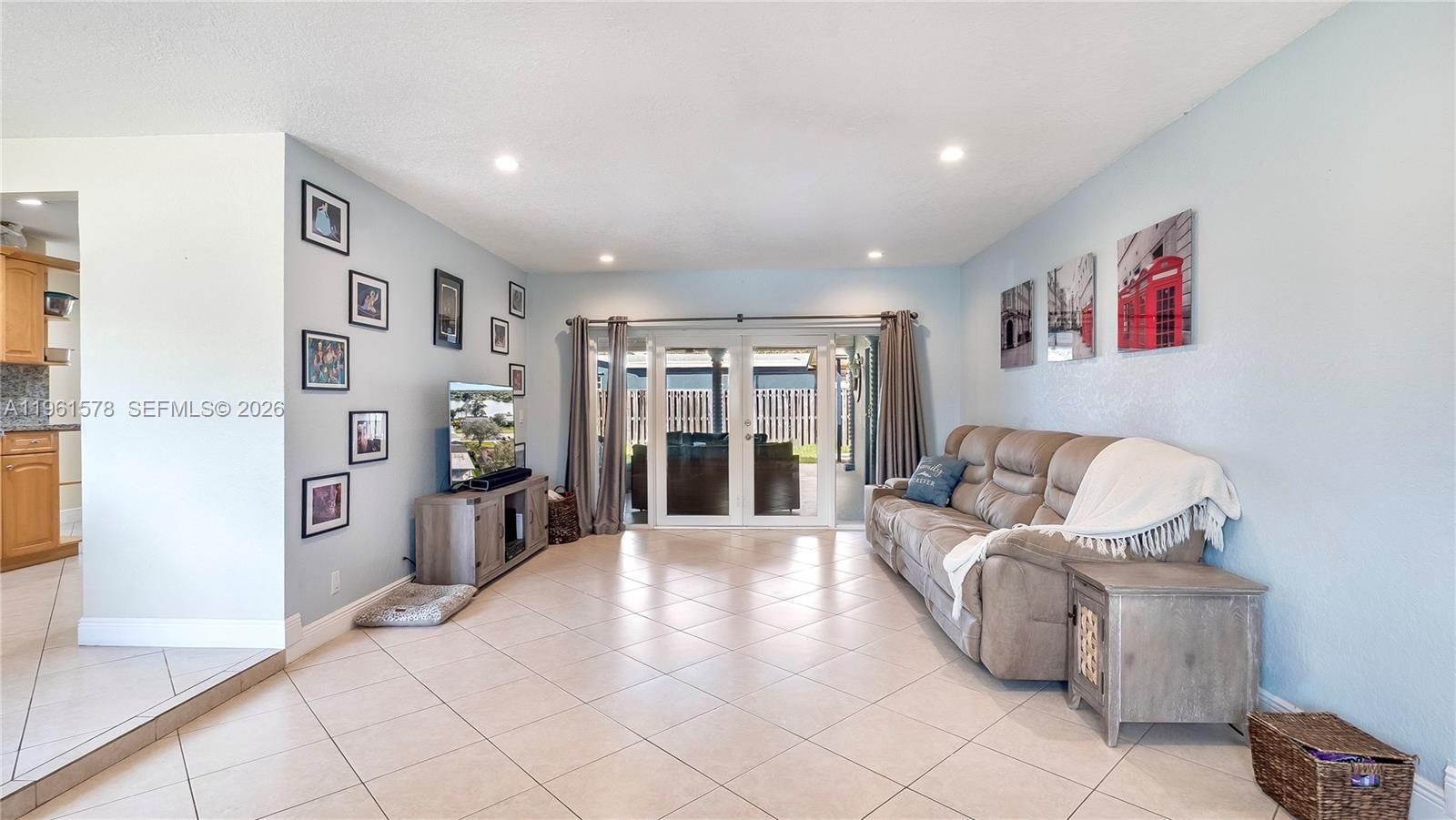 Real estate property located at 9501 8th St, Broward, Pasadena Lakes South, Pembroke Pines, FL