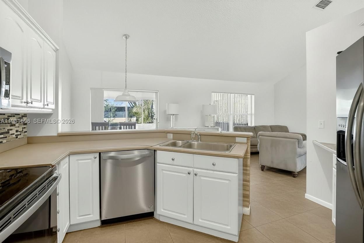 Real estate property located at 2838 Bogota Ave, Broward, Embassy Lakes, Cooper City, FL