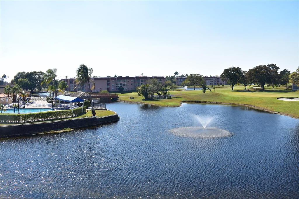 Real estate property located at 9201 Sunrise Lakes Blvd #308, Broward, Sunrise Lakes 108 Condo, Sunrise, FL