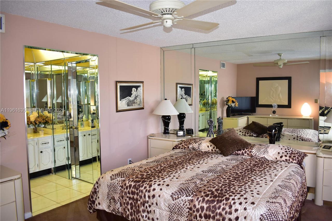 Real estate property located at 9201 Sunrise Lakes Blvd #308, Broward, Sunrise Lakes 108 Condo, Sunrise, FL