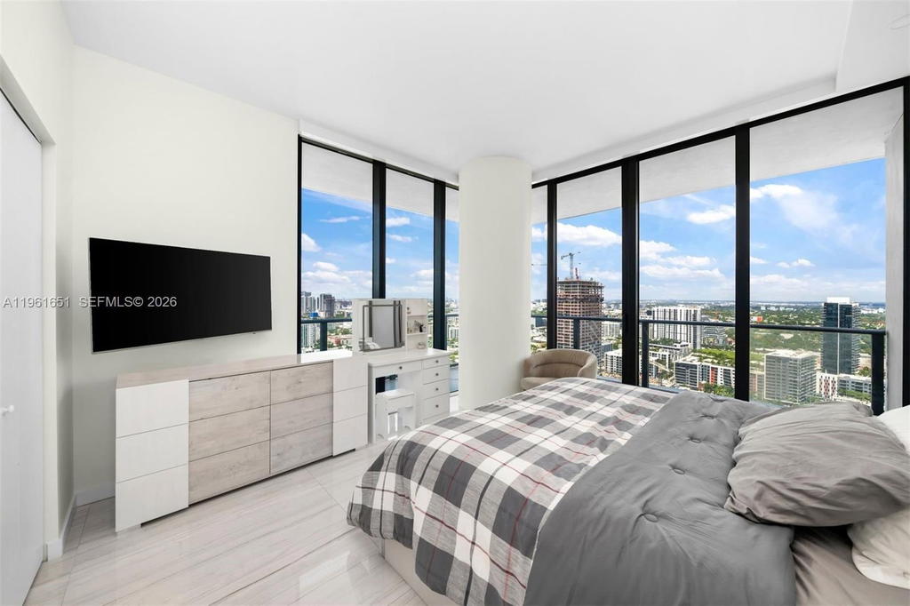 Real estate property located at 480 31st St #3401, Miami-dade, Gran Paraiso Condo, Miami, FL