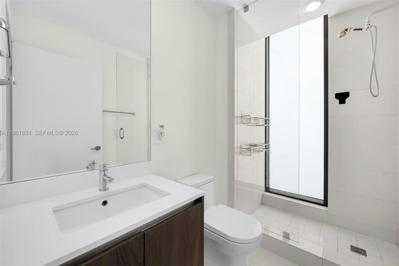 Real estate property located at 480 31st St #3401, Miami-dade, Gran Paraiso Condo, Miami, FL