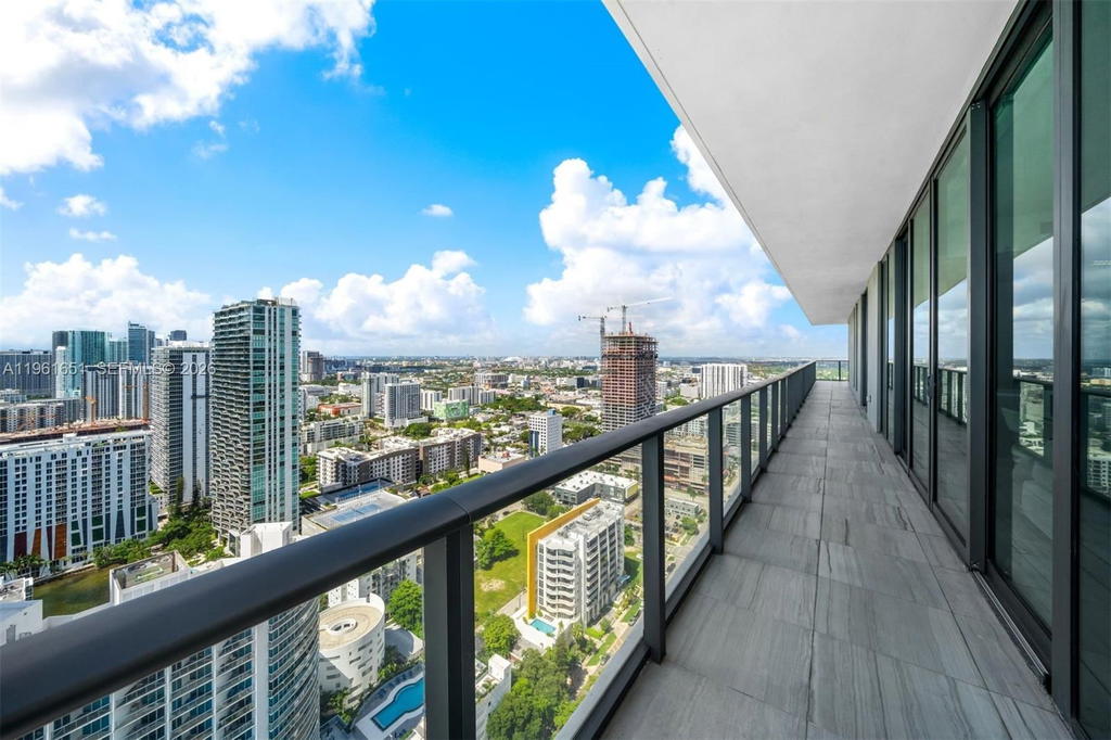Real estate property located at 480 31st St #3401, Miami-dade, Gran Paraiso Condo, Miami, FL
