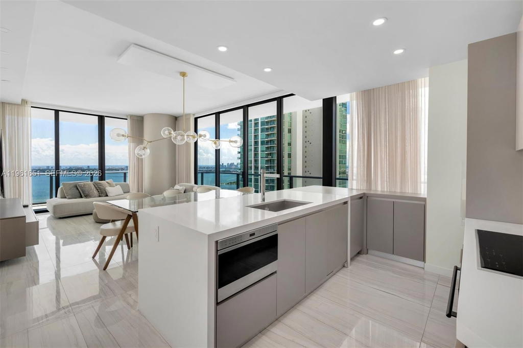 Real estate property located at 480 31st St #3401, Miami-dade, Gran Paraiso Condo, Miami, FL