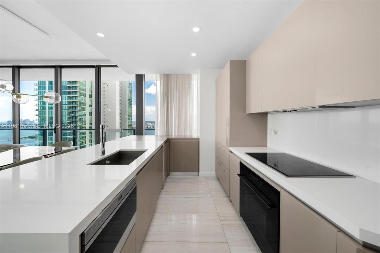 Real estate property located at 480 31st St #3401, Miami-dade, Gran Paraiso Condo, Miami, FL
