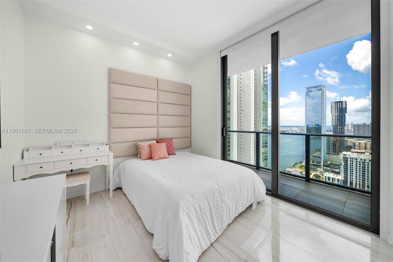 Real estate property located at 480 31st St #3401, Miami-dade, Gran Paraiso Condo, Miami, FL