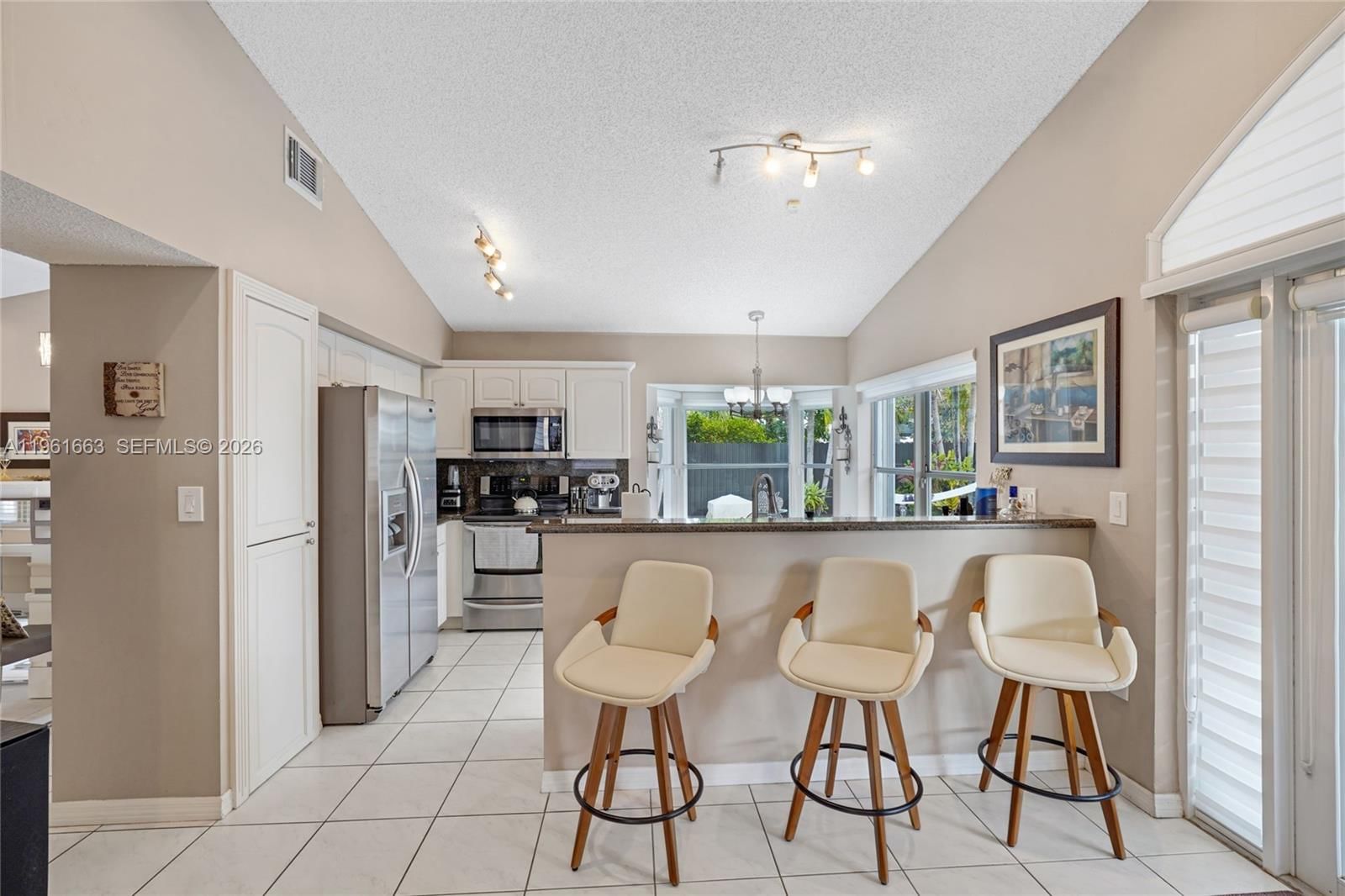 Real estate property located at 16322 76th St, Miami-dade, Heftlers Lago Mar West, Miami, FL