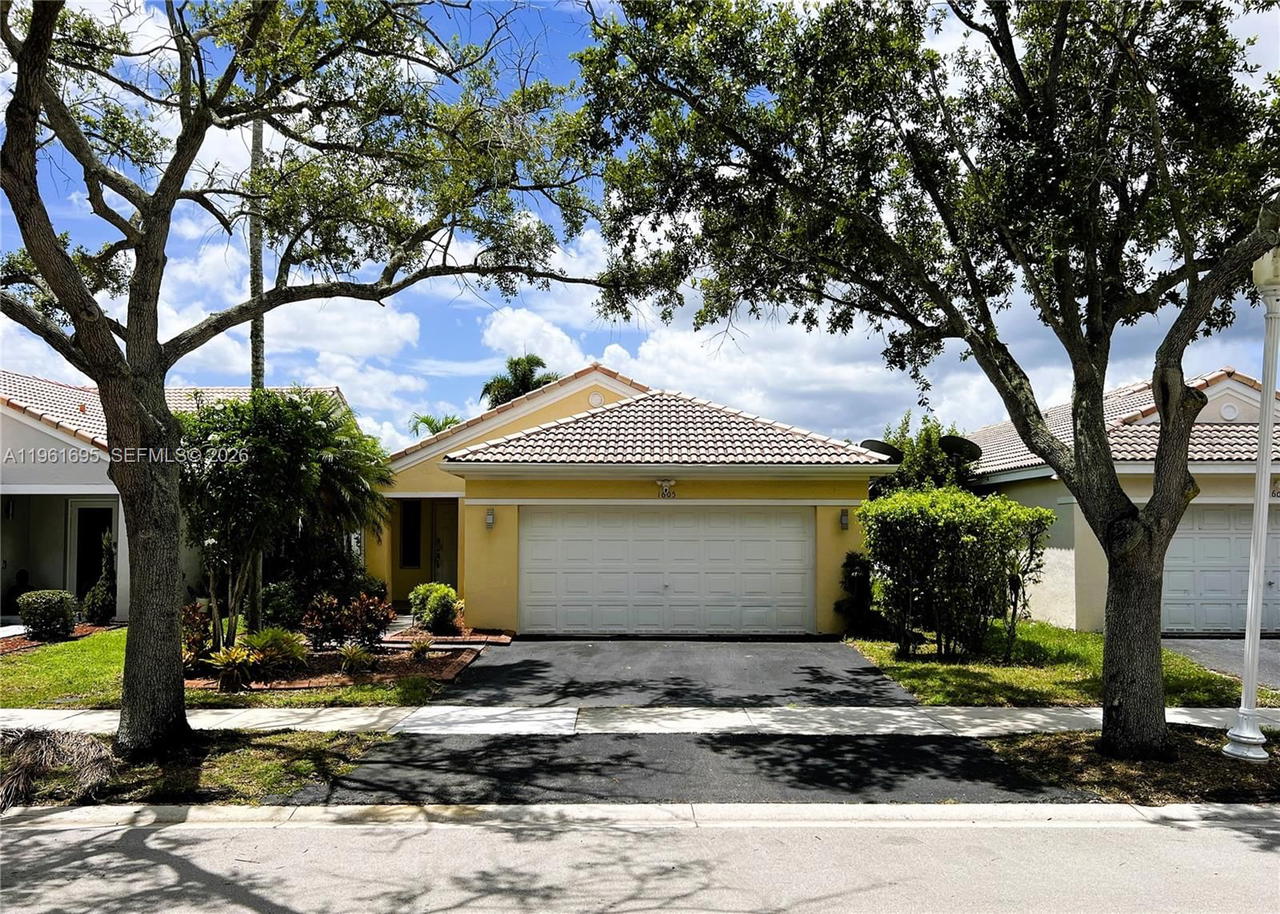 Real estate property located at 1605 Salerno Cir, Broward, Sectors 3 & 4 Boundary Pl, Weston, FL