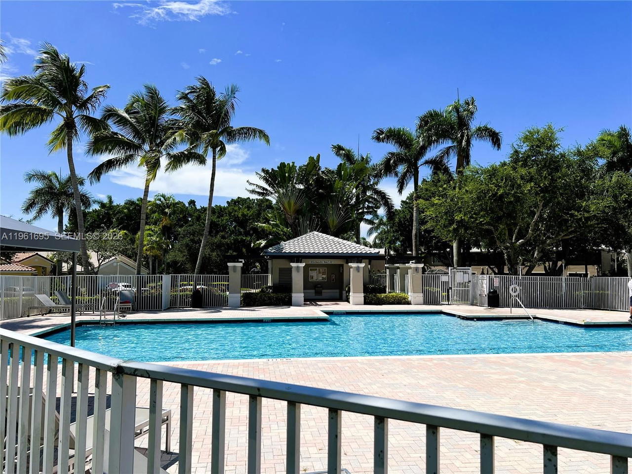 Real estate property located at 1605 Salerno Cir, Broward, Sectors 3 & 4 Boundary Pl, Weston, FL