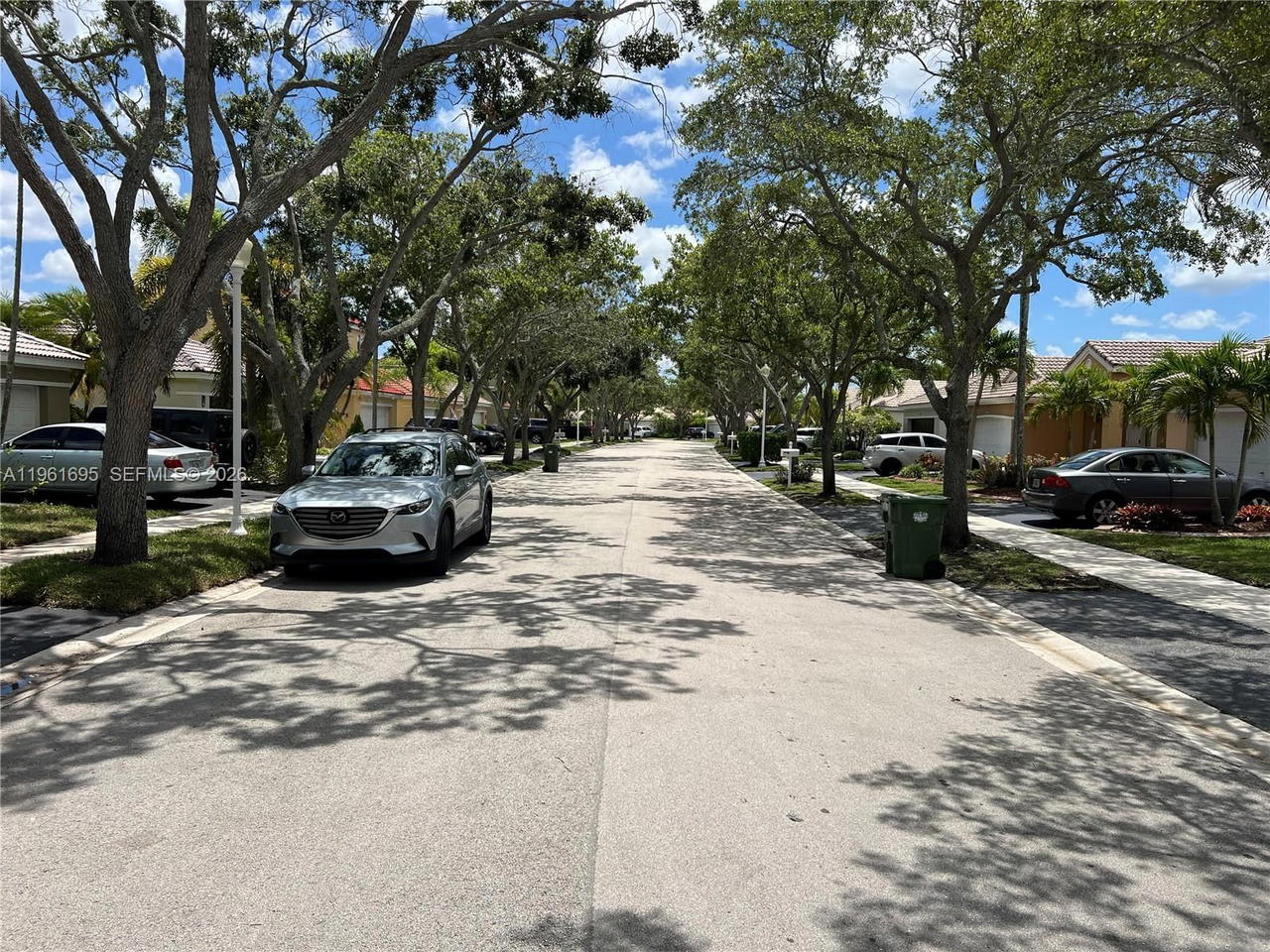 Real estate property located at 1605 Salerno Cir, Broward, Sectors 3 & 4 Boundary Pl, Weston, FL
