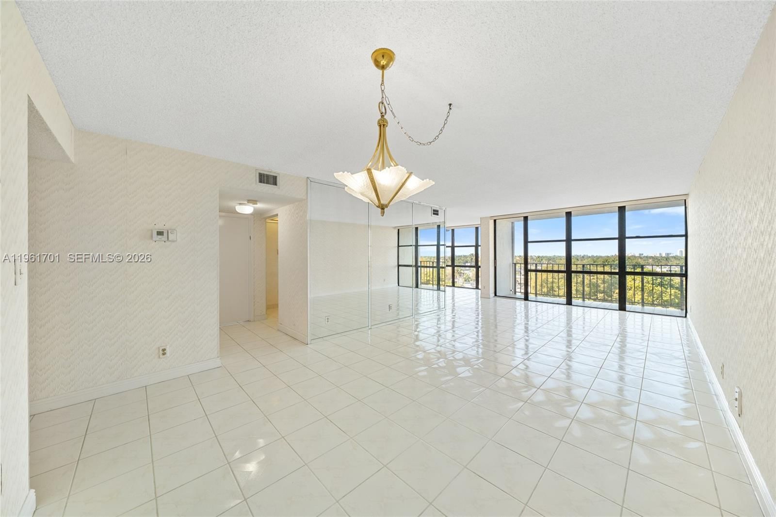 Real estate property located at 800 Parkview Dr #729, Broward, Oceanview Park Condo, Hallandale Beach, FL