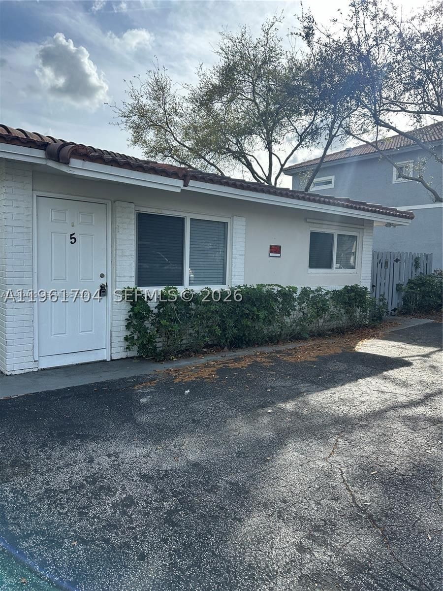 Real estate property located at 8704 38th Dr, Broward, Coral Springs Village Gre, Coral Springs, FL