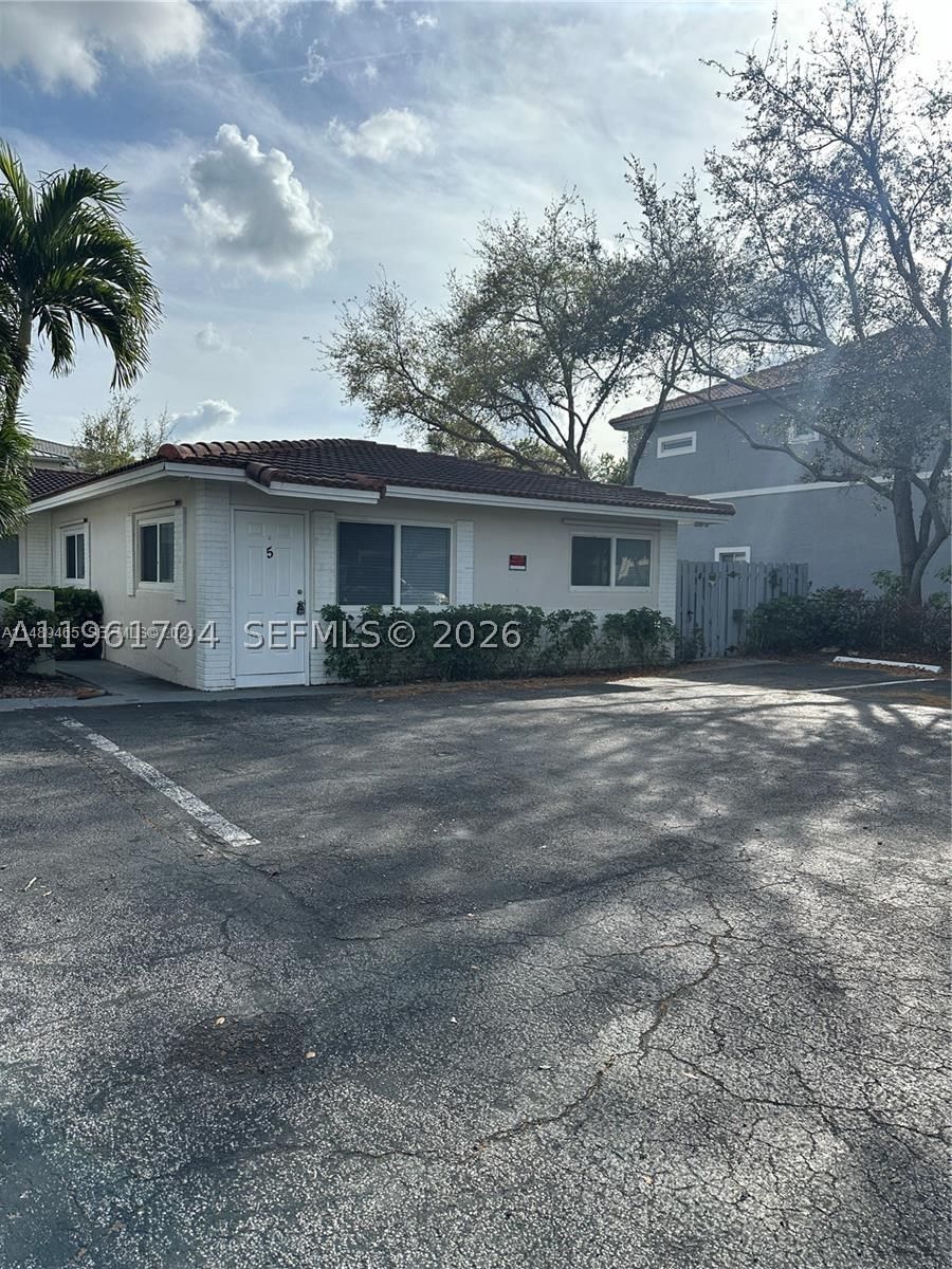 Real estate property located at 8704 38th Dr, Broward, Coral Springs Village Gre, Coral Springs, FL