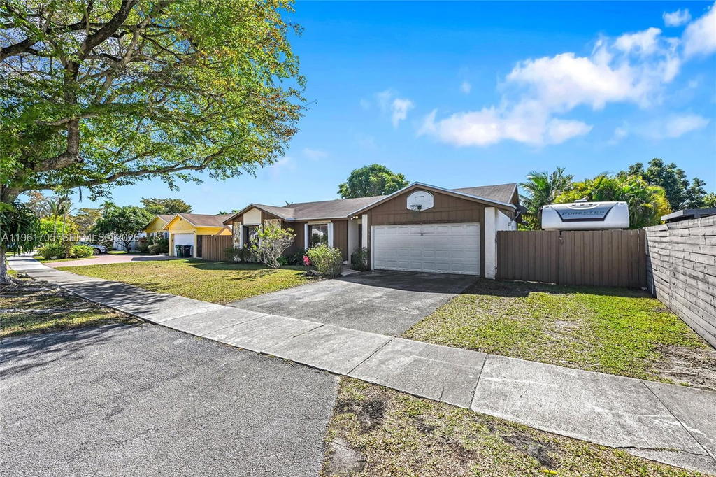 Real estate property located at 13010 119th St, Miami-dade, Shores Lindgren, Miami, FL