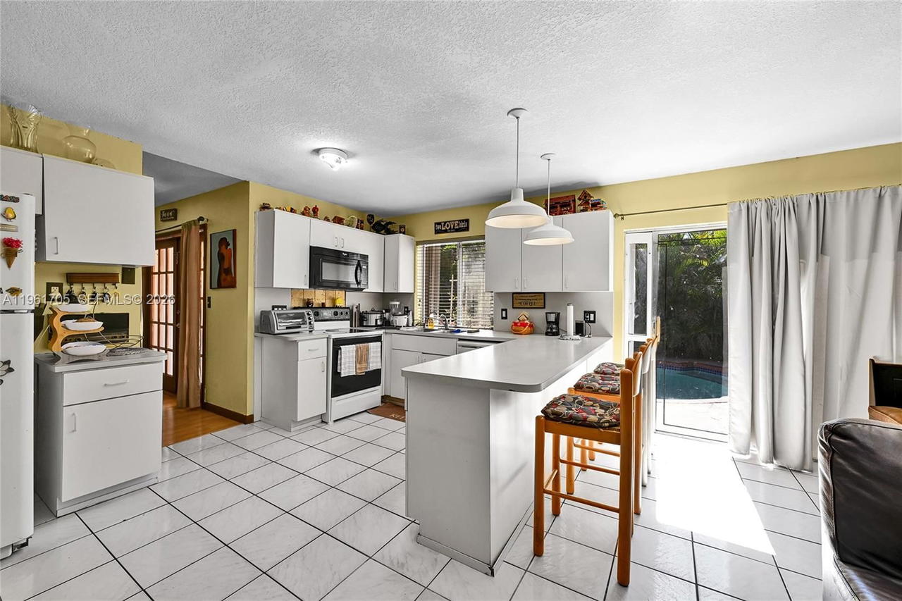 Real estate property located at 13010 119th St, Miami-dade, Shores Lindgren, Miami, FL