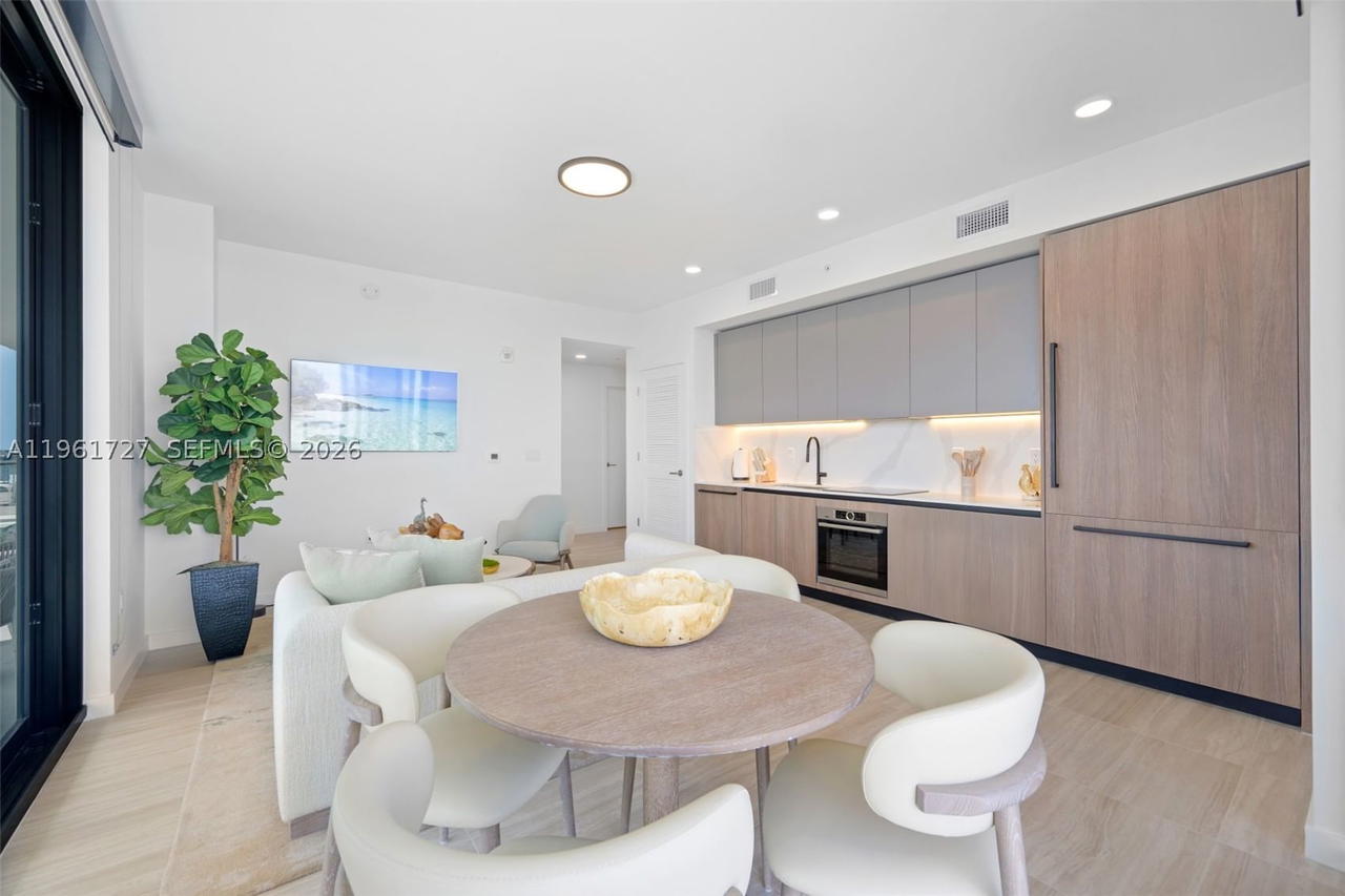 Real estate property located at 580 72nd St #1210, Miami-dade, 72 Park, Miami Beach, FL