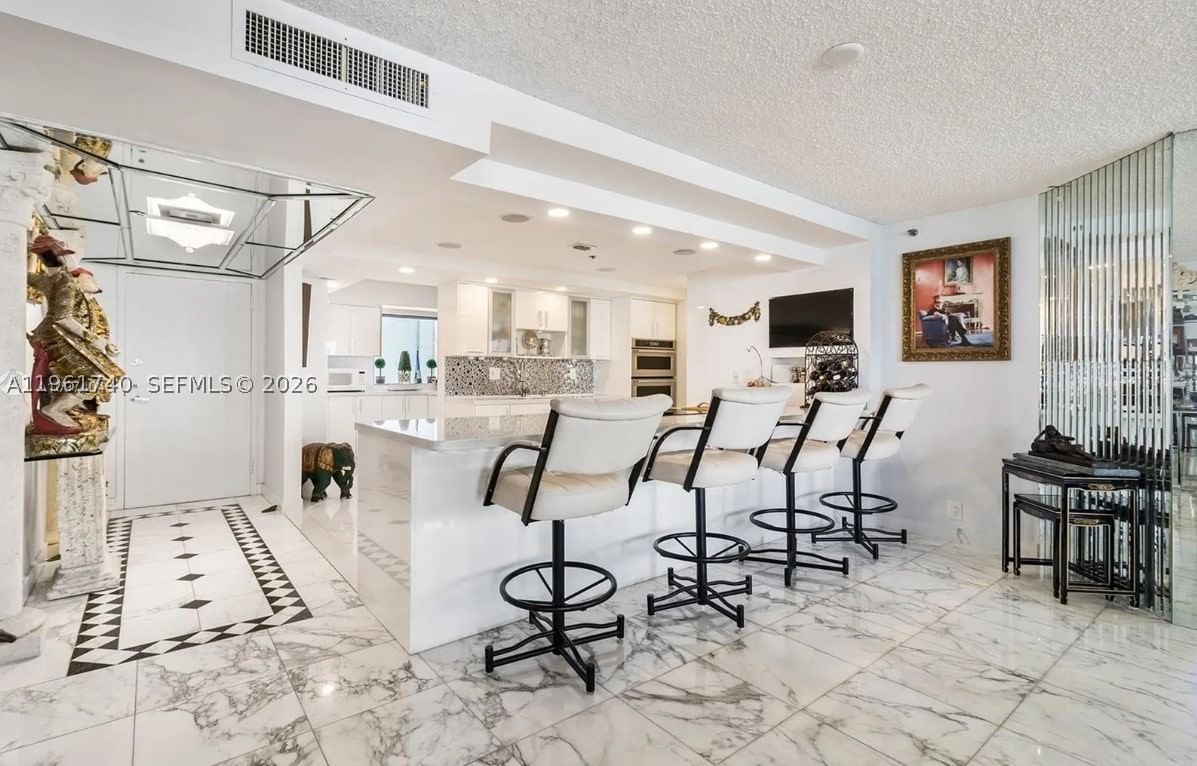 Real estate property located at 1717 Bayshore Dr. A-3451, Miami-dade, Venetia Condo, Miami, FL