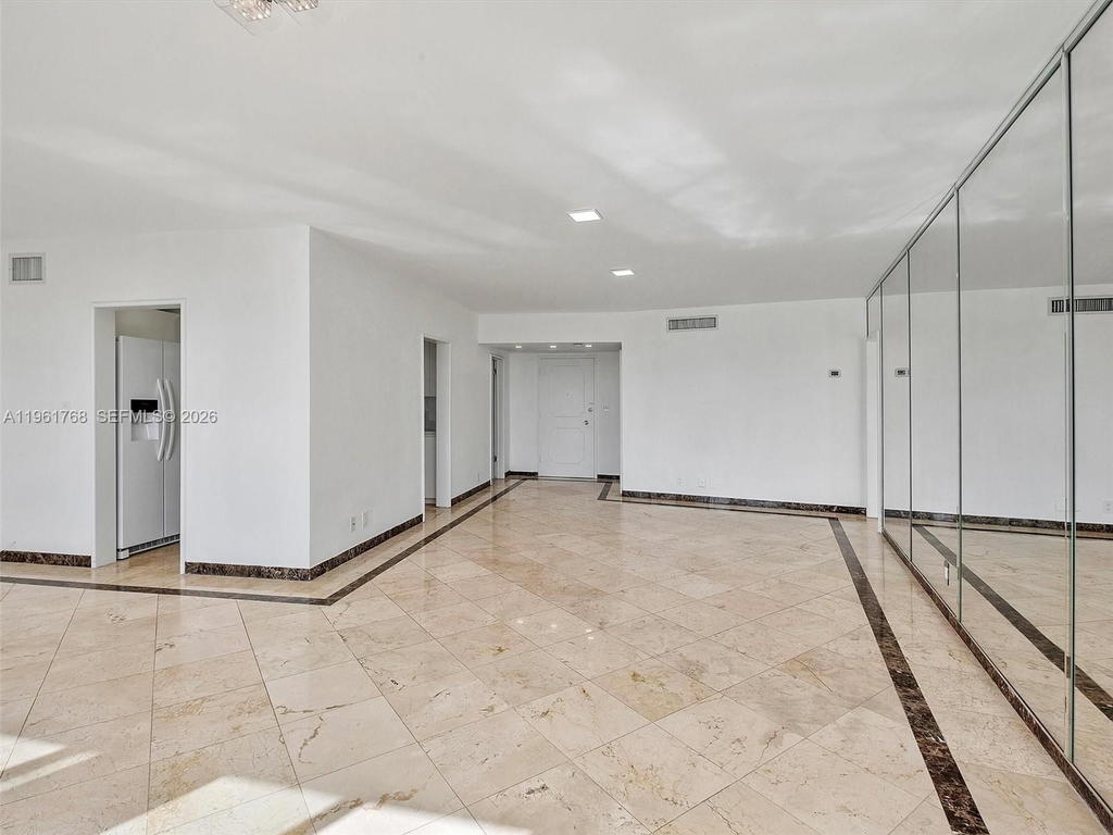 Real estate property located at 900 Bay Dr #1012, Miami-dade, King Cole Condo, Miami Beach, FL