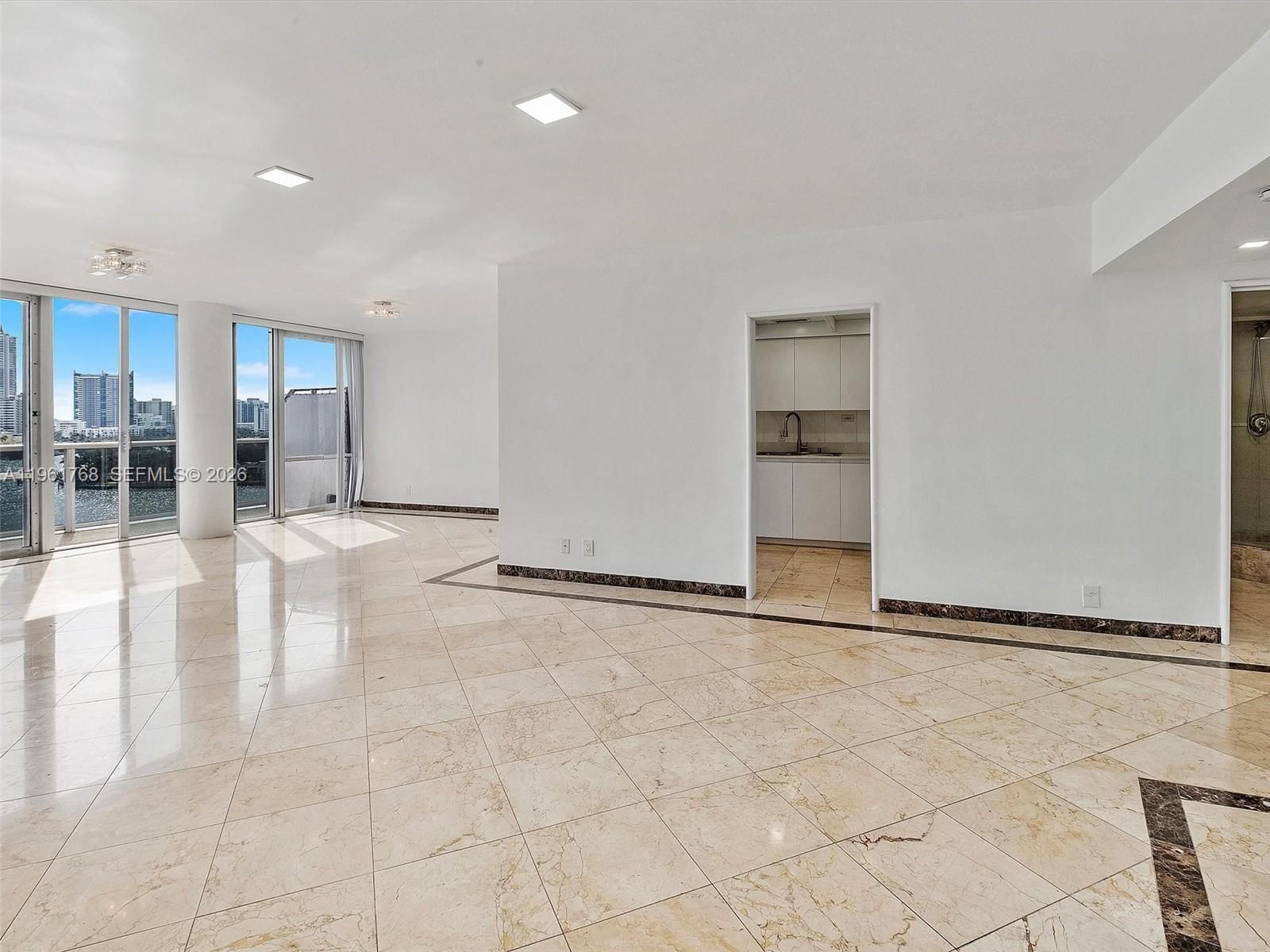 Real estate property located at 900 Bay Dr #1012, Miami-dade, King Cole Condo, Miami Beach, FL