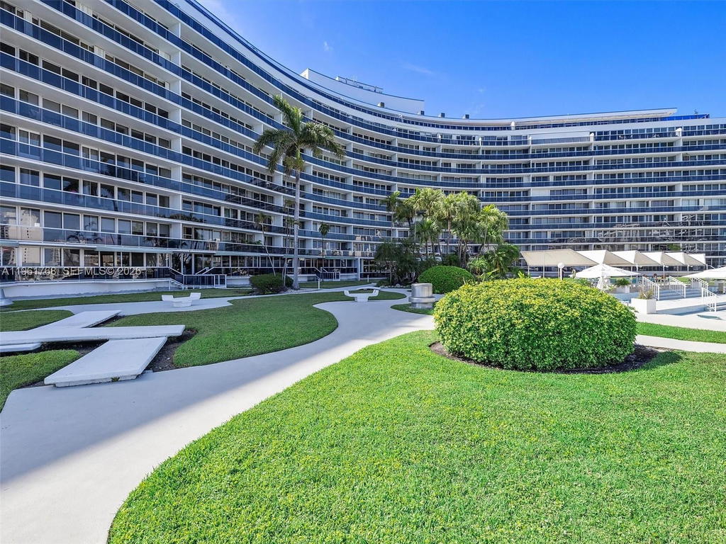 Real estate property located at 900 Bay Dr #1012, Miami-dade, King Cole Condo, Miami Beach, FL