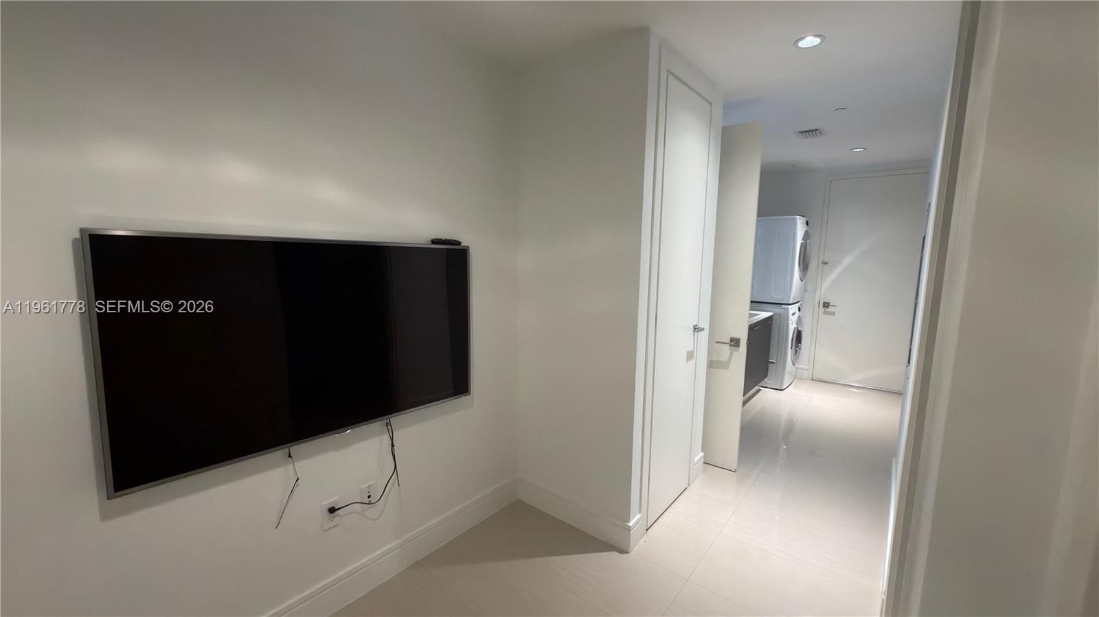 Real estate property located at 3250 188th St #204, Miami-dade, Echo Condo, Aventura, FL