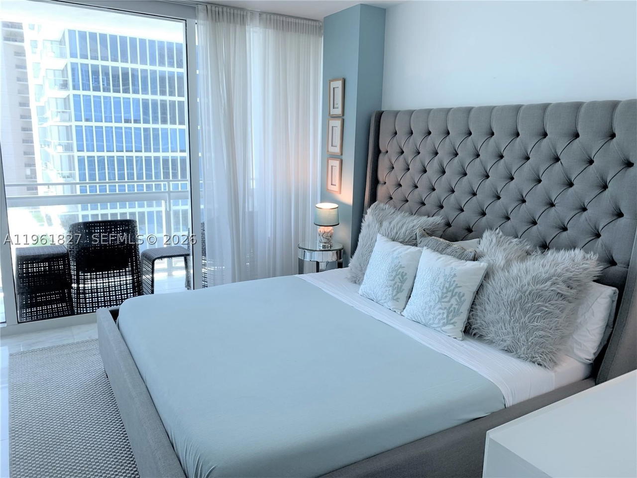 Real estate property located at 6801 Collins Ave #1110 (Door 1106), Miami-dade, Central Carillon Beach Co, Miami Beach, FL