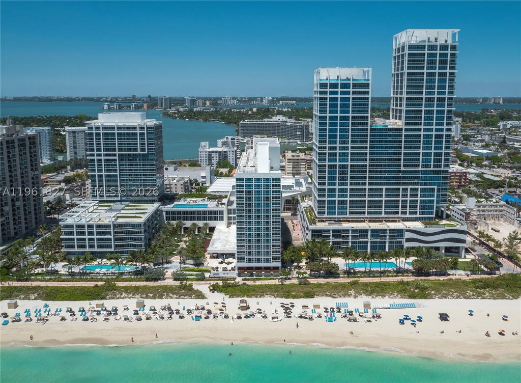 Real estate property located at 6801 Collins Ave #1110 (Door 1106), Miami-dade, Central Carillon Beach Co, Miami Beach, FL