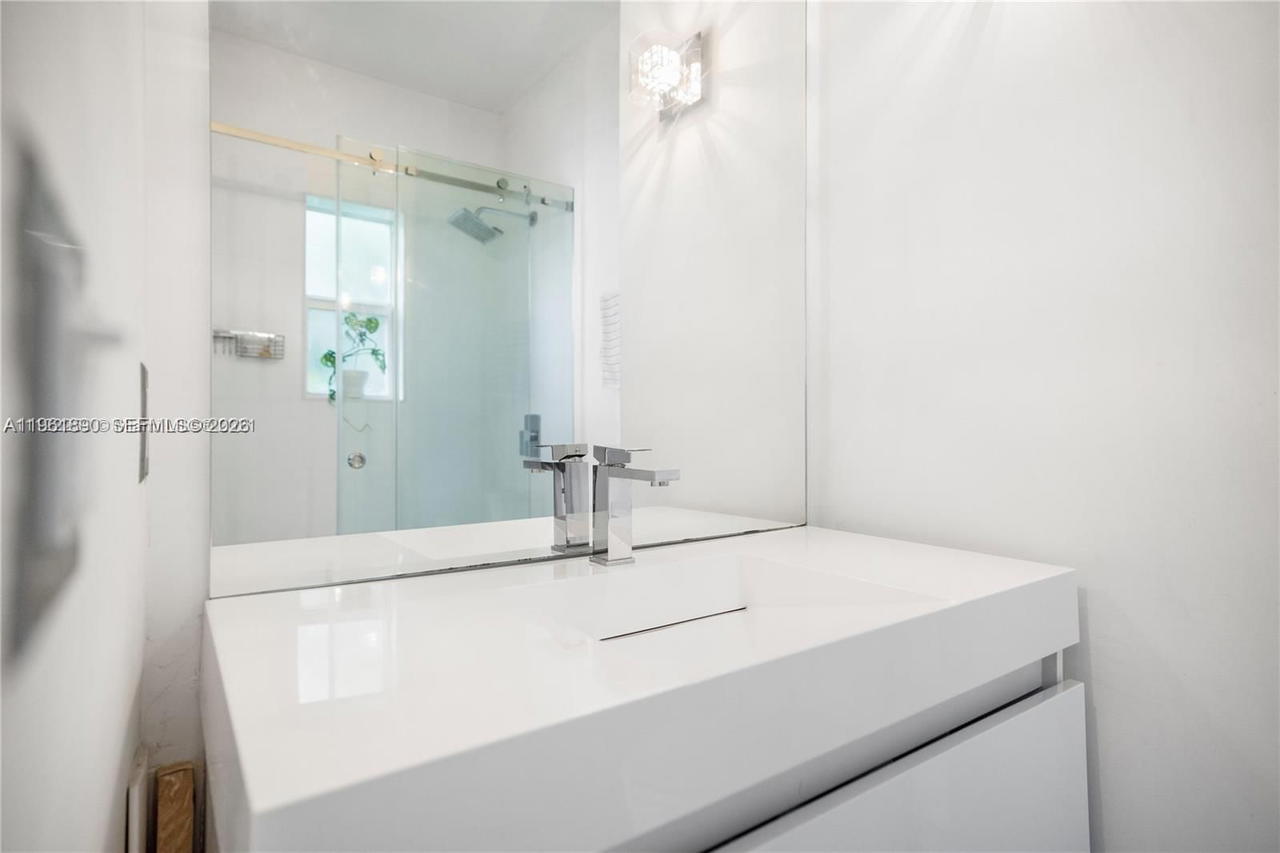 Real estate property located at 935 10th St #3, Miami-dade, Villa Lucca South Condo, Miami Beach, FL