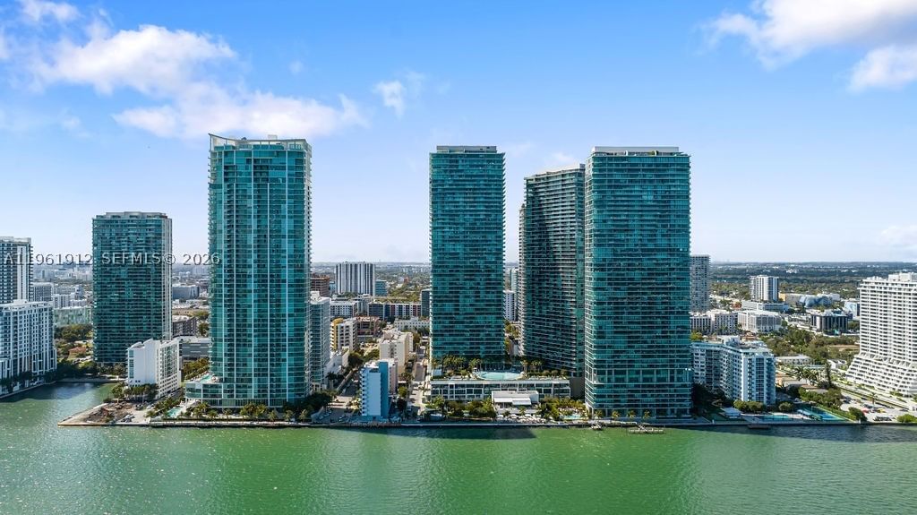 Real estate property located at 650 32nd St #2205, Miami-dade, Paraiso Bay Condo, Miami, FL
