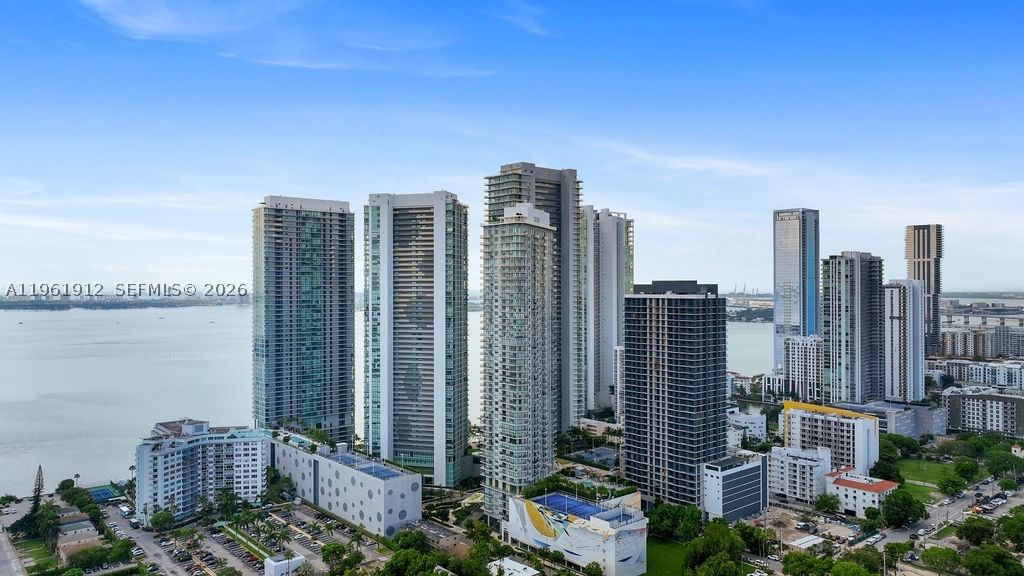 Real estate property located at 650 32nd St #2205, Miami-dade, Paraiso Bay Condo, Miami, FL