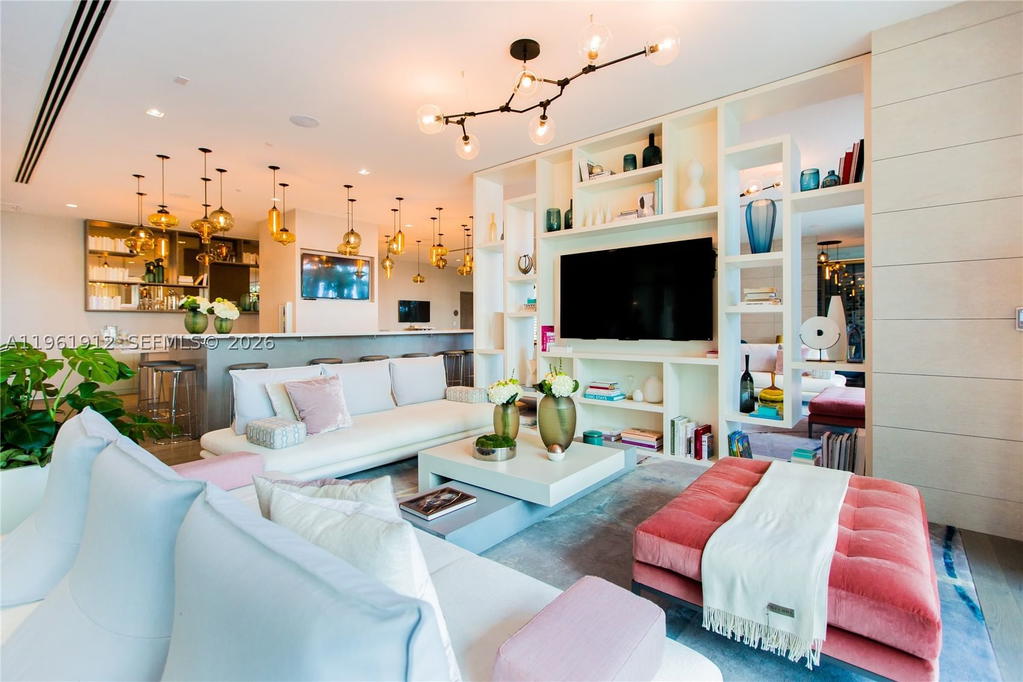 Real estate property located at 650 32nd St #2205, Miami-dade, Paraiso Bay Condo, Miami, FL