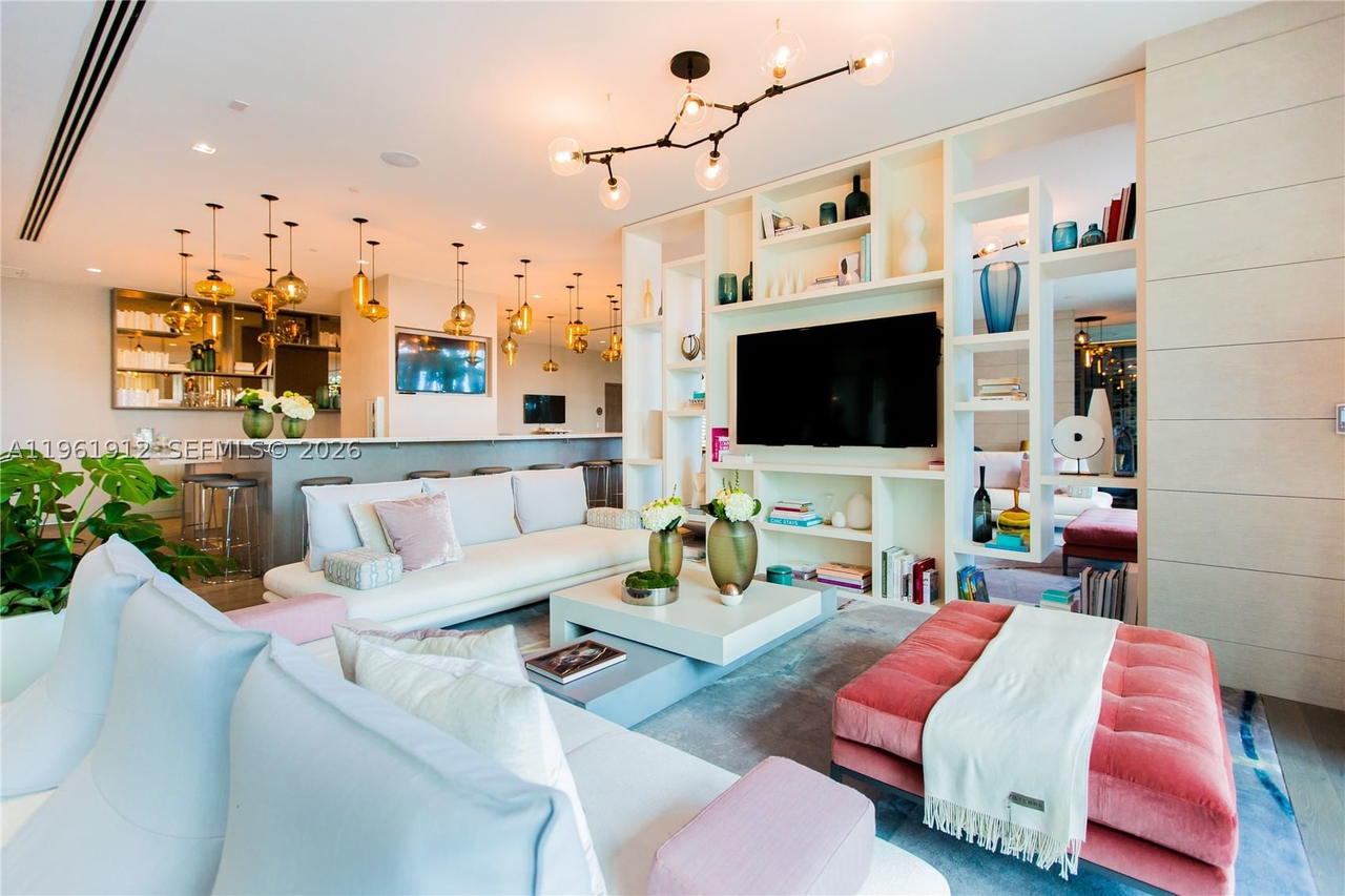 Real estate property located at 650 32nd St #2205, Miami-dade, Paraiso Bay Condo, Miami, FL
