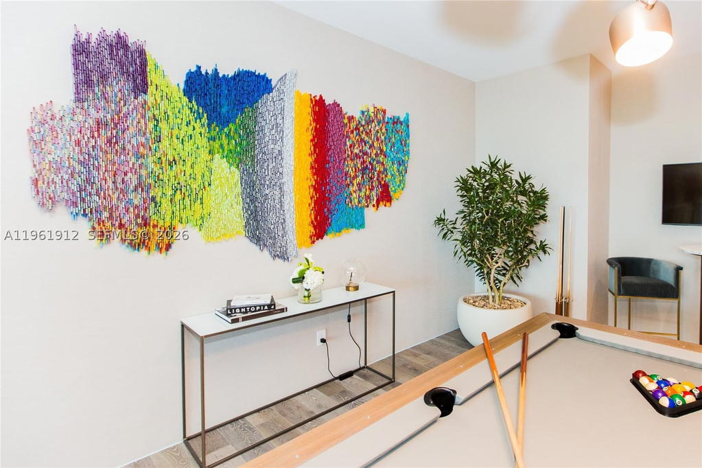 Real estate property located at 650 32nd St #2205, Miami-dade, Paraiso Bay Condo, Miami, FL