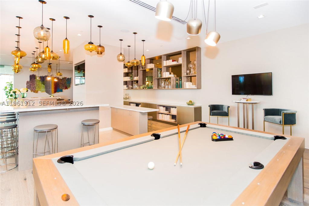 Real estate property located at 650 32nd St #2205, Miami-dade, Paraiso Bay Condo, Miami, FL